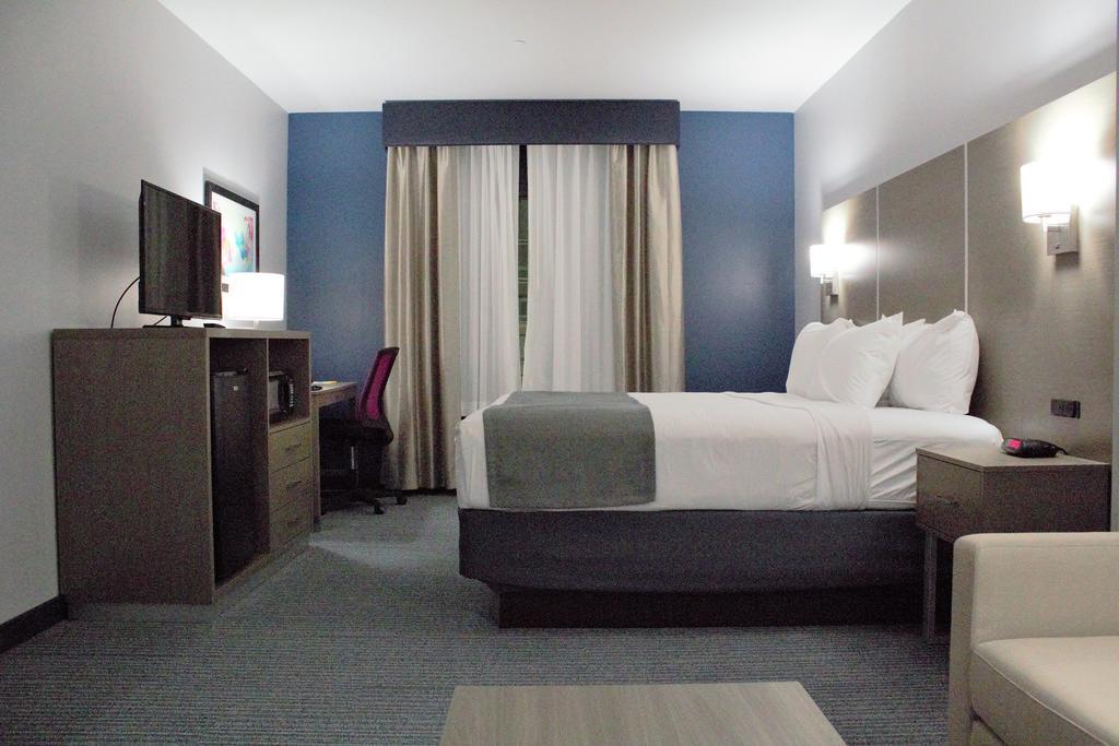 Days Inn & Suites By Wyndham Houston Nw Cypress Zewnętrze zdjęcie