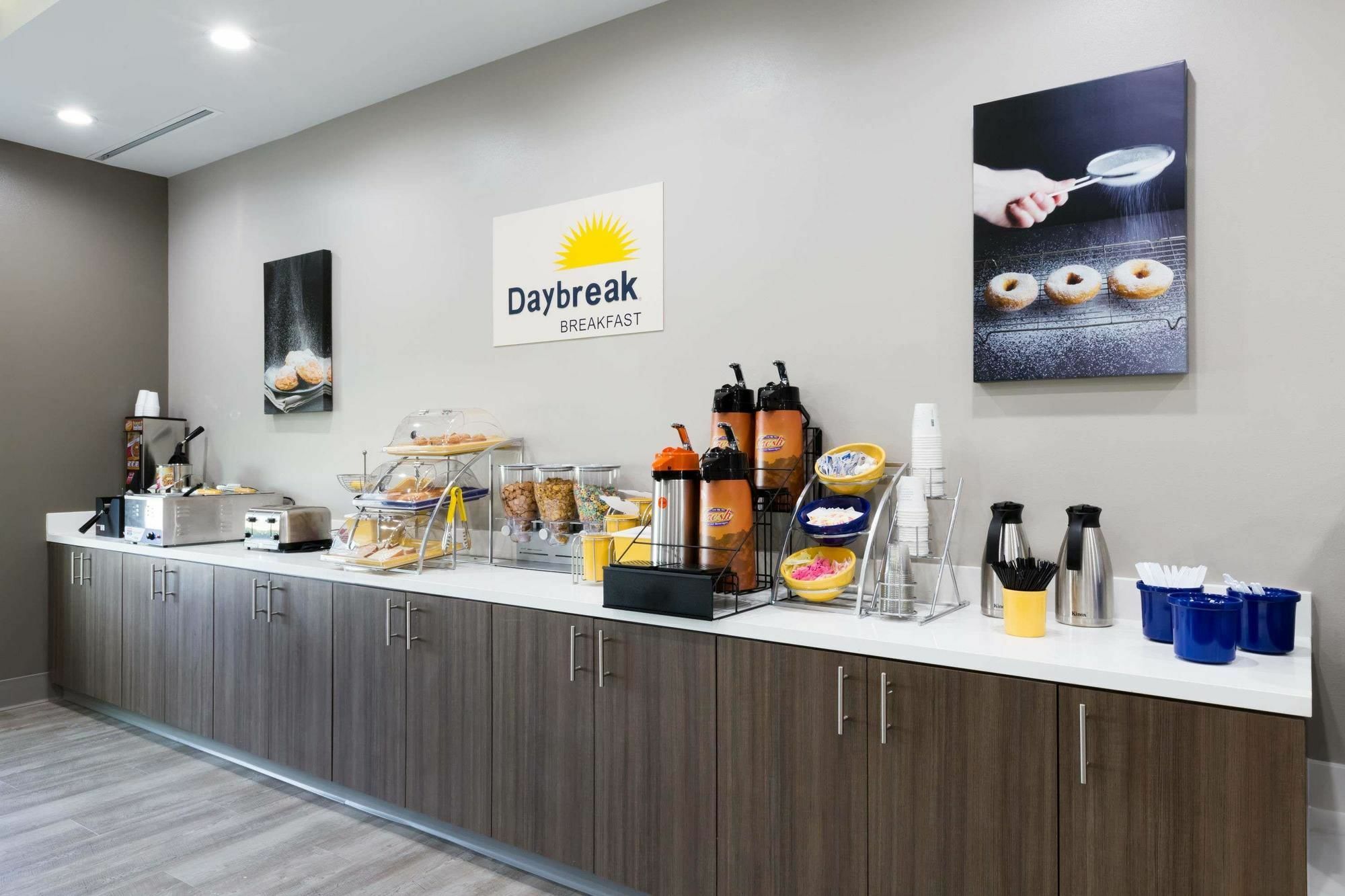 Days Inn & Suites By Wyndham Houston Nw Cypress Zewnętrze zdjęcie