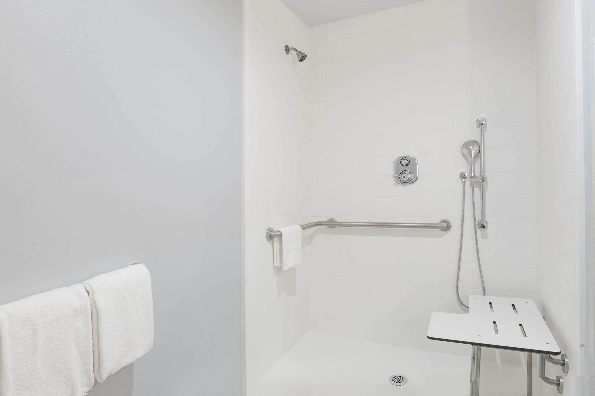 Days Inn & Suites By Wyndham Houston Nw Cypress Zewnętrze zdjęcie